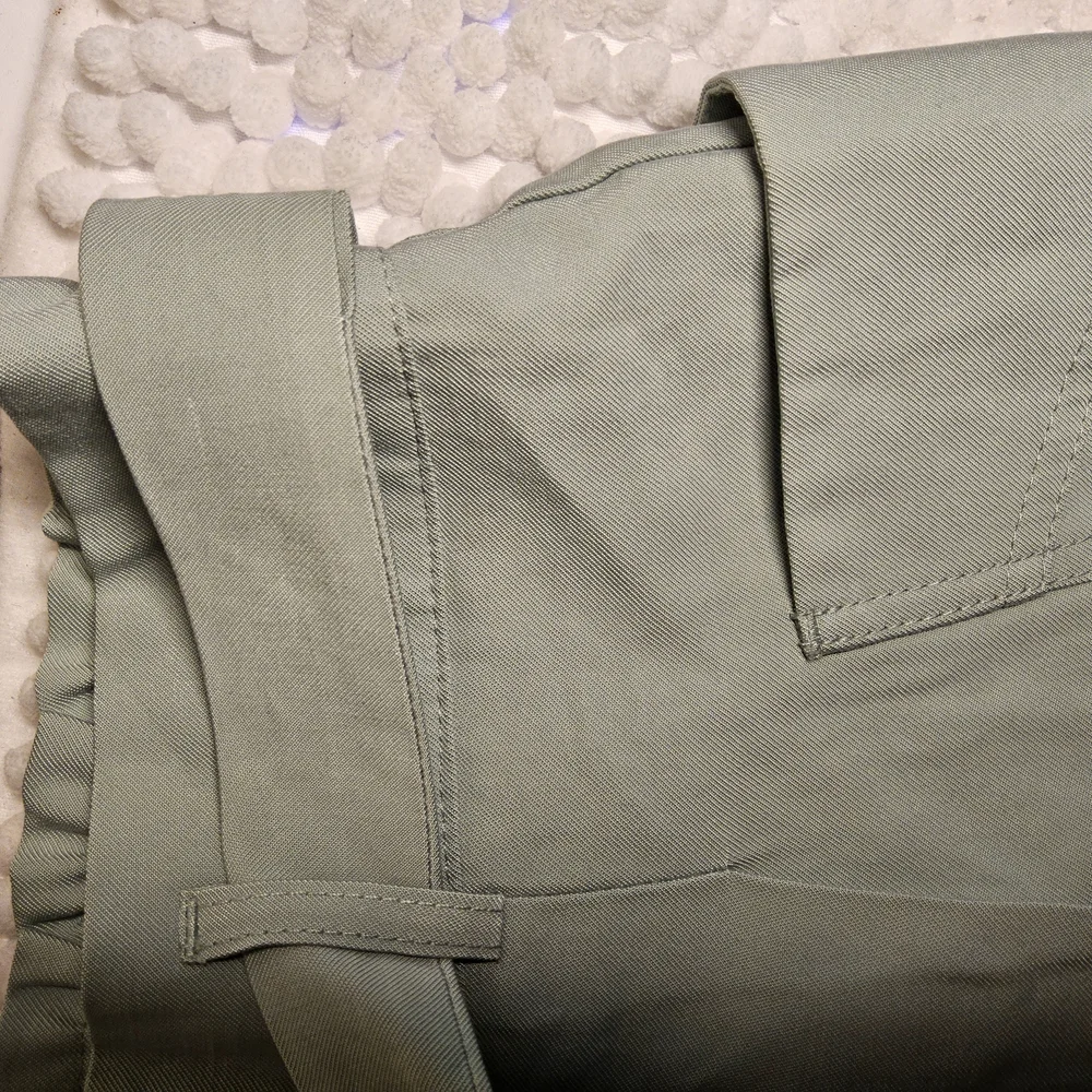 1 NWOT Size Small Women's Sage Green Shorts by Steve Madden